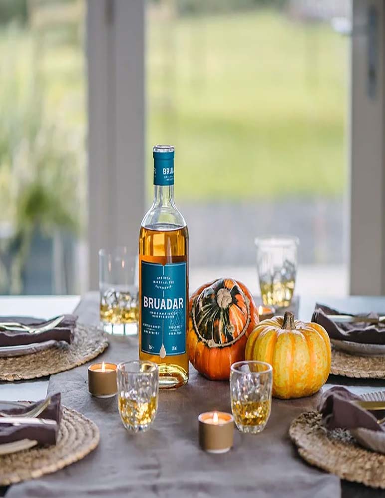 Bruadar Scotch Whisky Liqueur with fruit