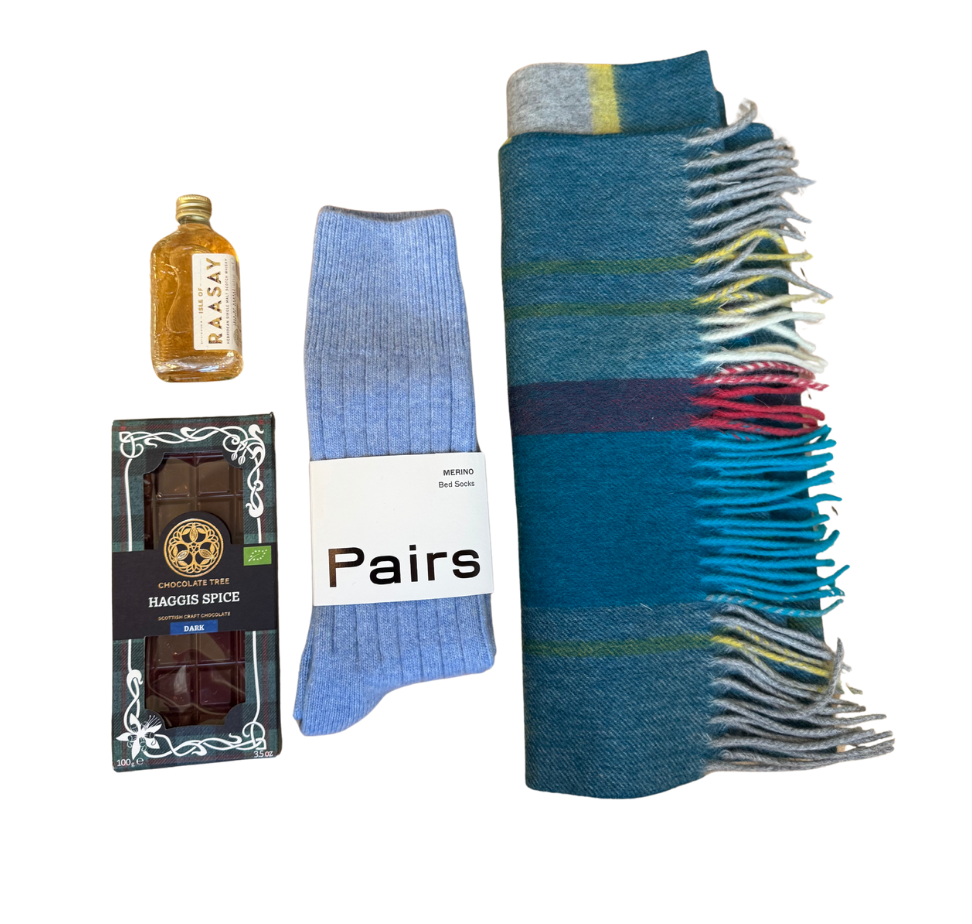 Scottish Gift Hamper – Blue Luxury Snuggle Box with Whisky & Chocolate 